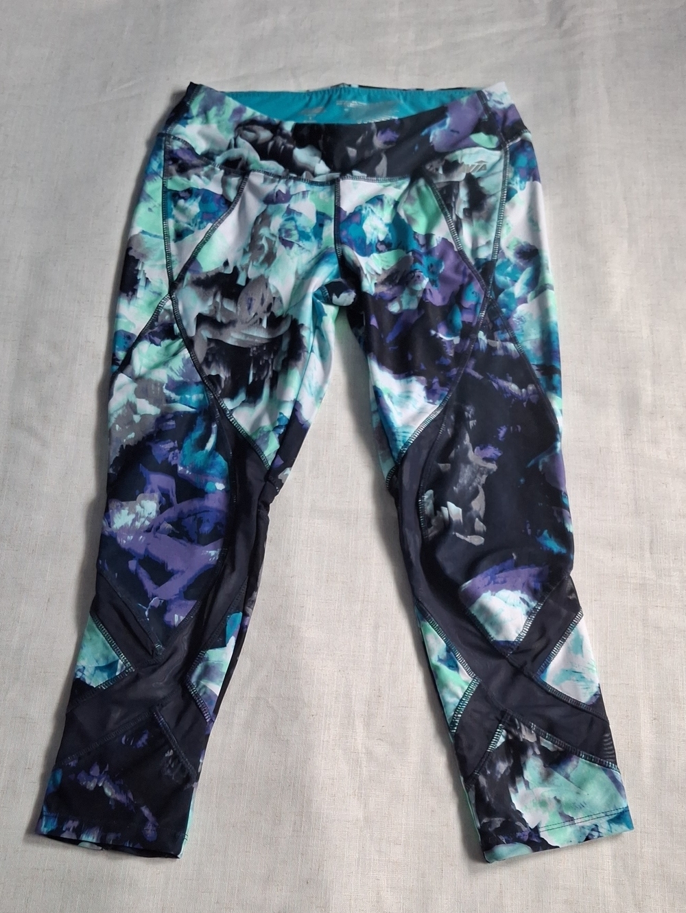 Avia womens capri leggings multicolor size S